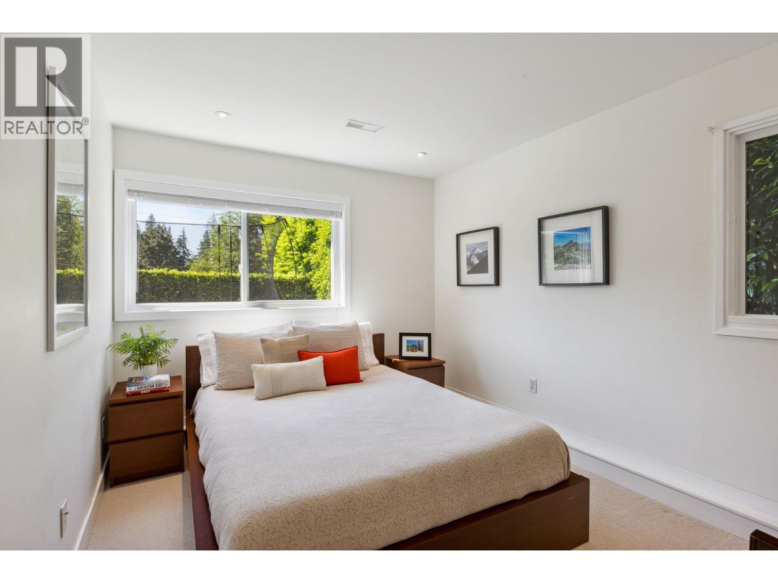 5766 CRANLEY DRIVE, West Vancouver