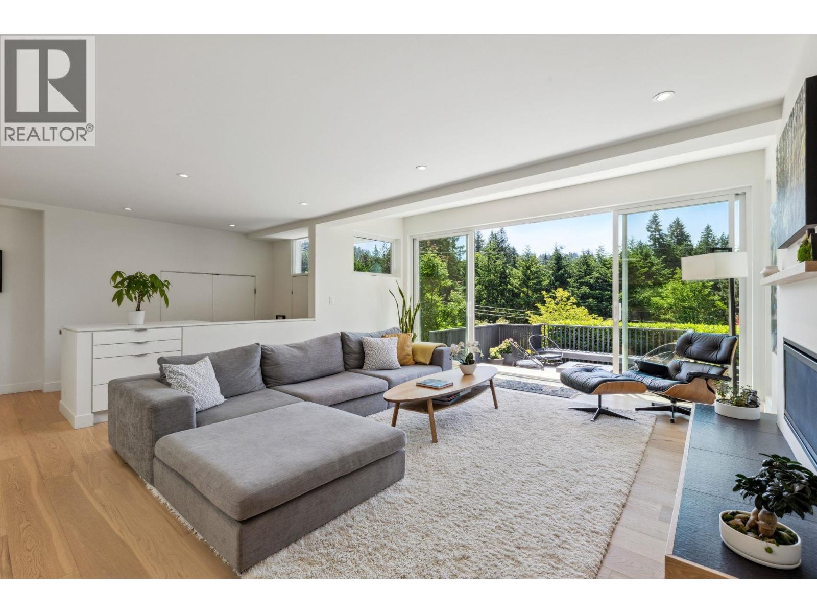 5766 CRANLEY DRIVE, West Vancouver