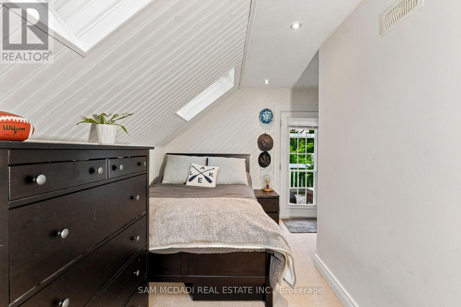 1498 FIRELANE 2 - Image 26