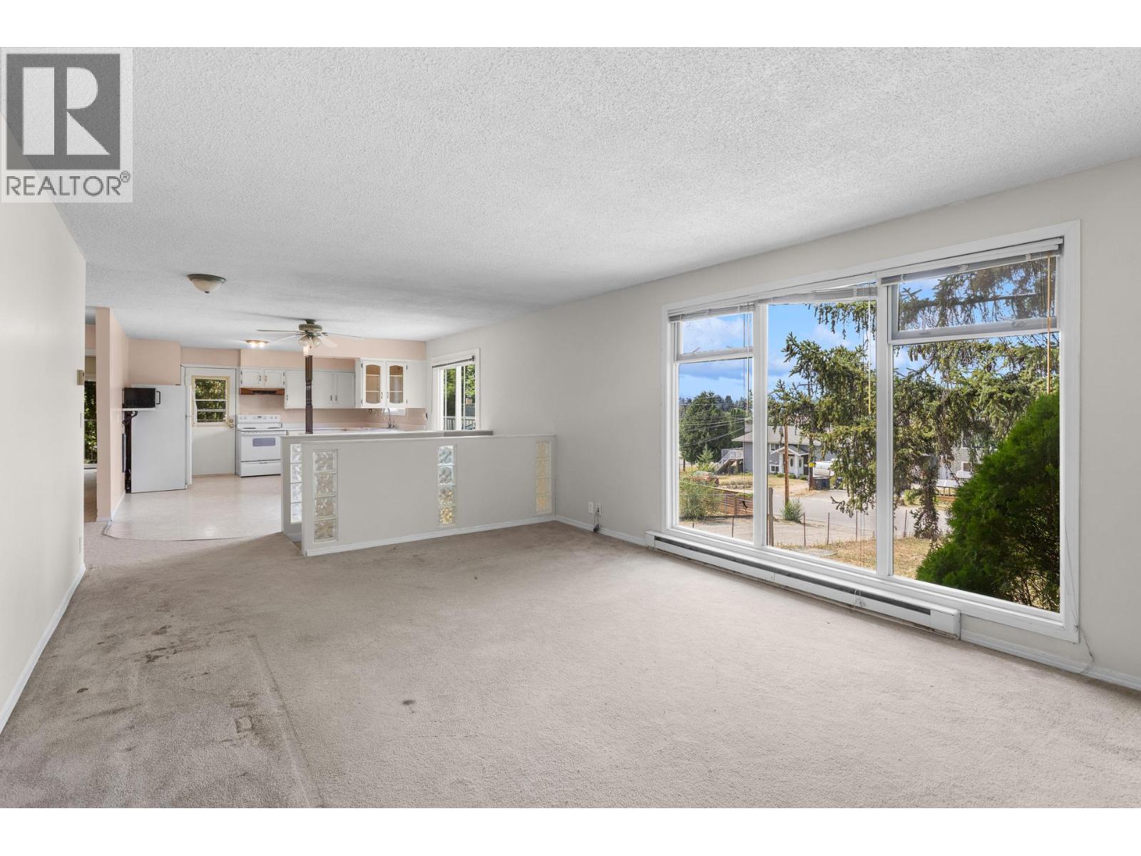 695 Girard Road - 10
