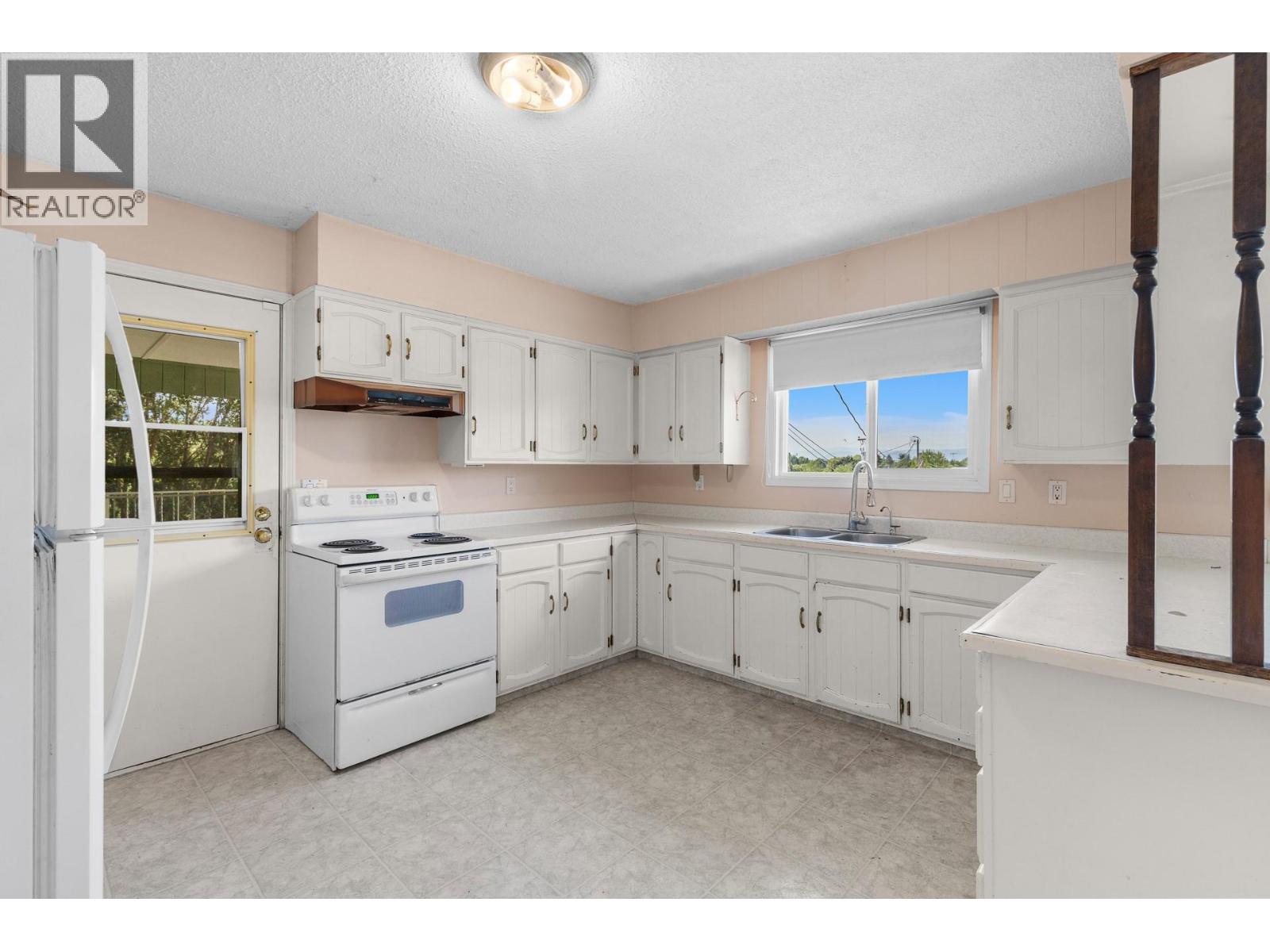 695 Girard Road - 13