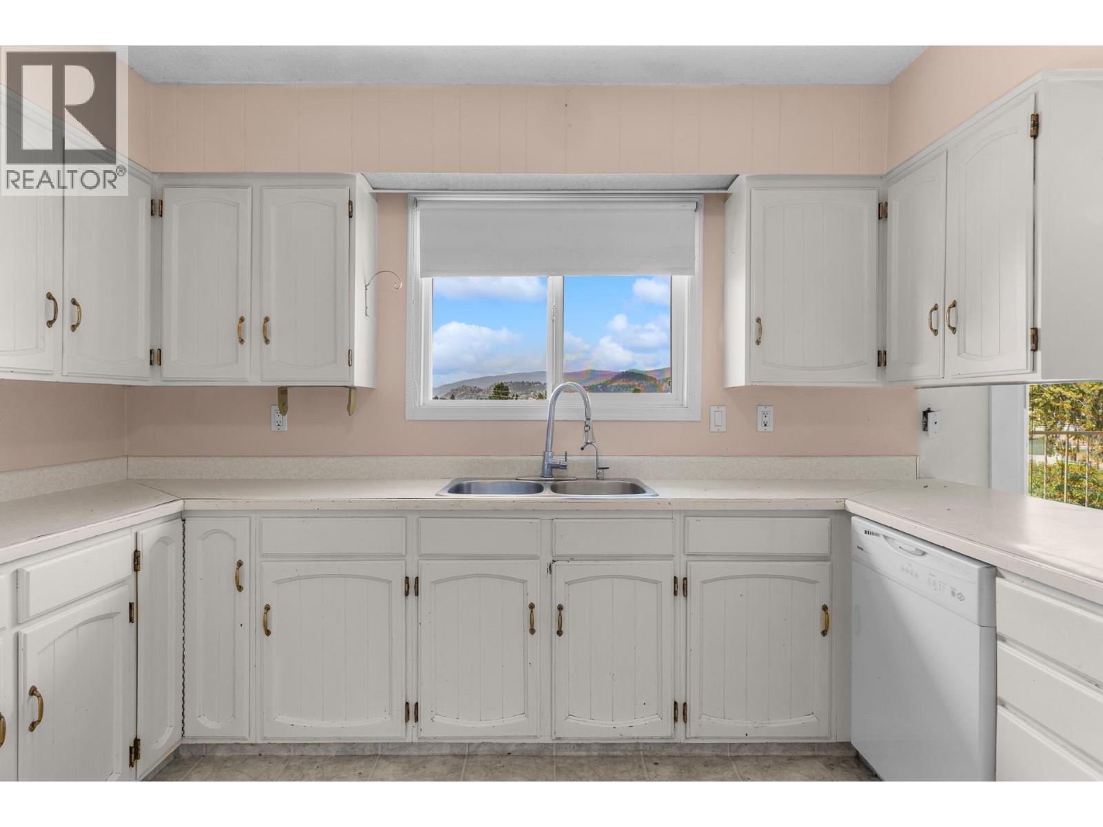 695 Girard Road - 14