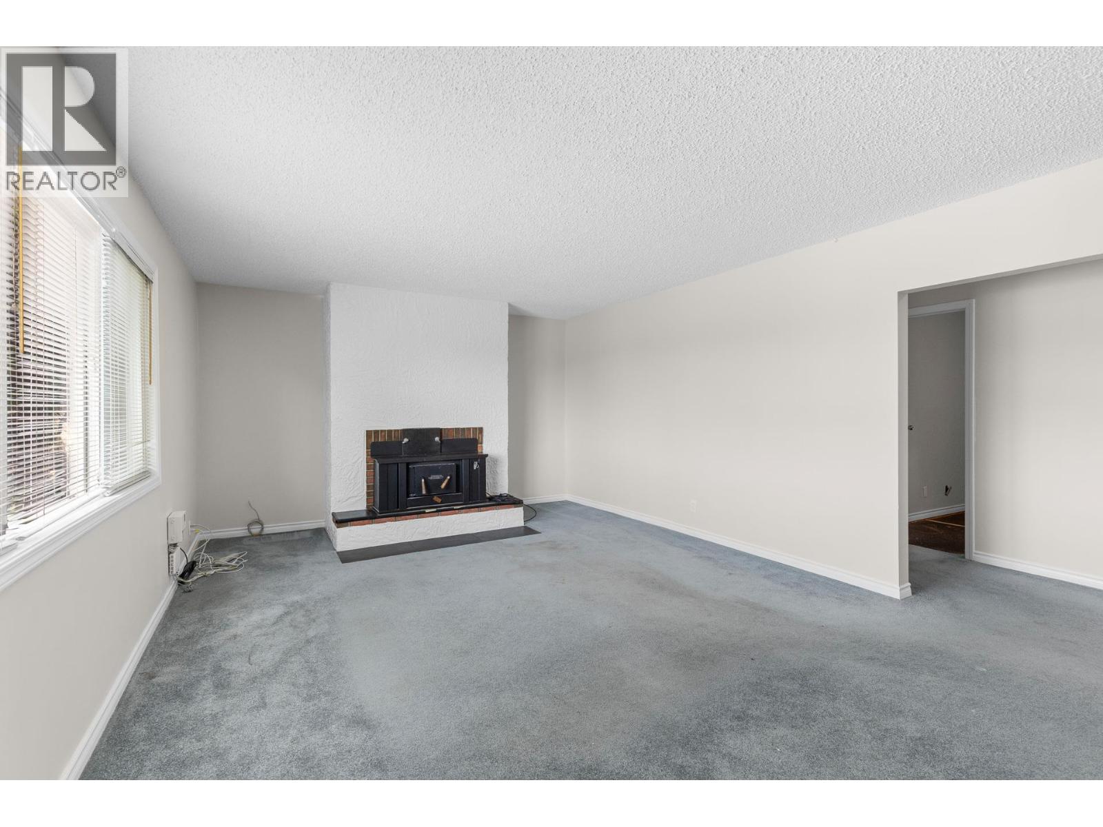 695 Girard Road - 36