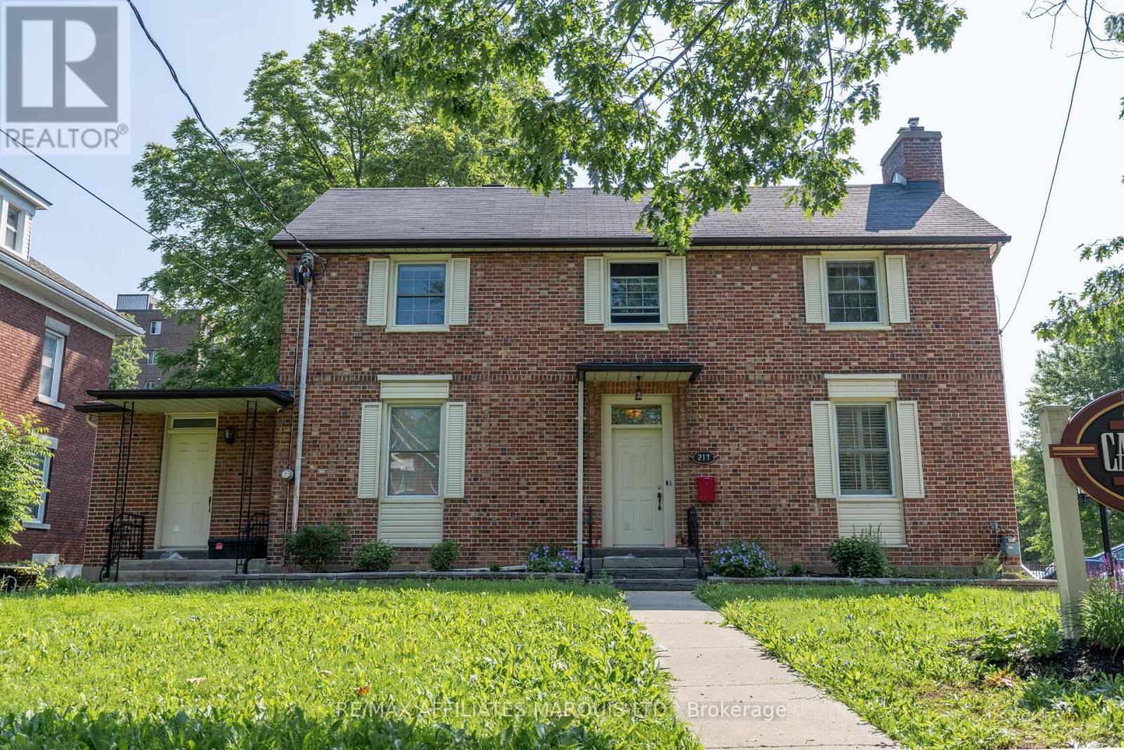 217 ADOLPHUS STREET