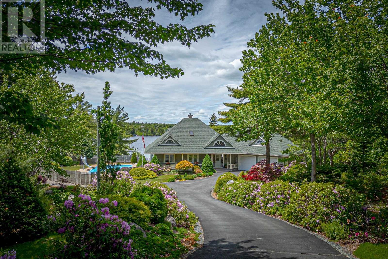 243 Lakeshore Drive, Hammonds Plains — photo 3