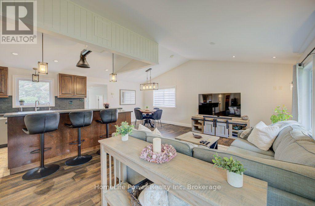 1077 QUEEN STREET - 10