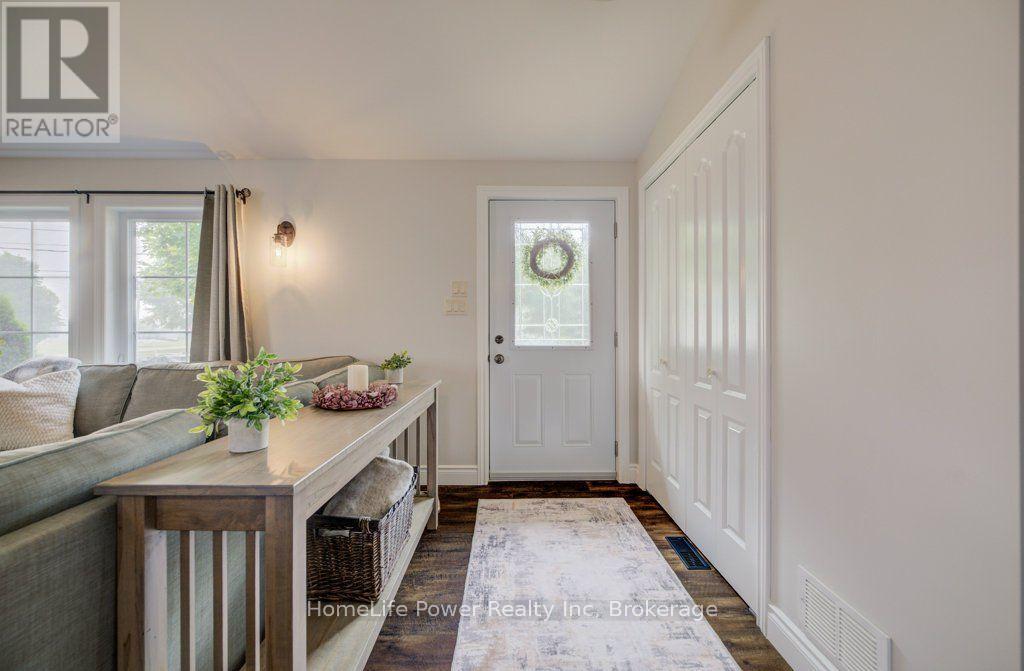 1077 QUEEN STREET - 3