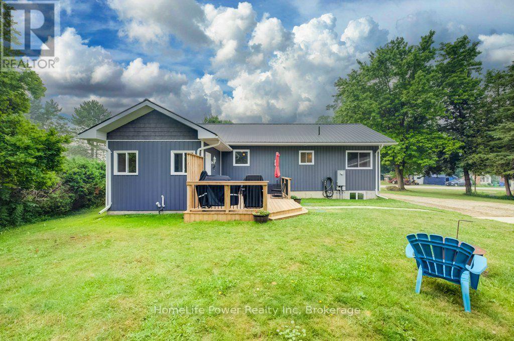 1077 QUEEN STREET - 30