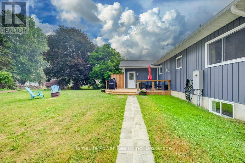 1077 QUEEN STREET - 32
