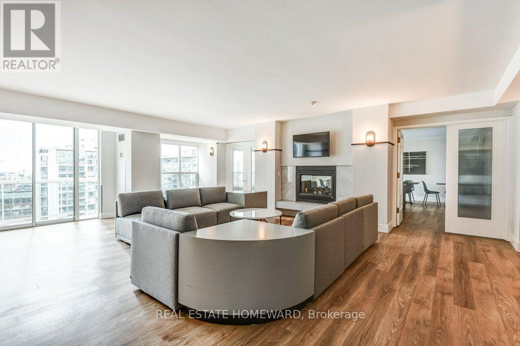 #1009 323 RICHMOND STREET - 32