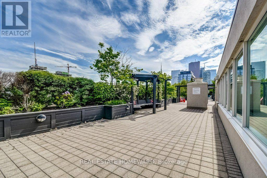 #1009 323 RICHMOND STREET - 34