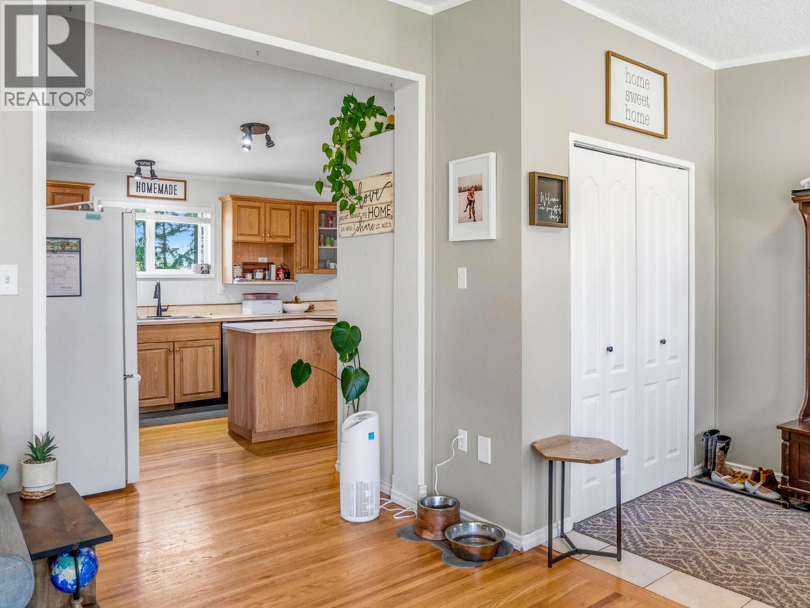 633 404 Avenue - Image 6