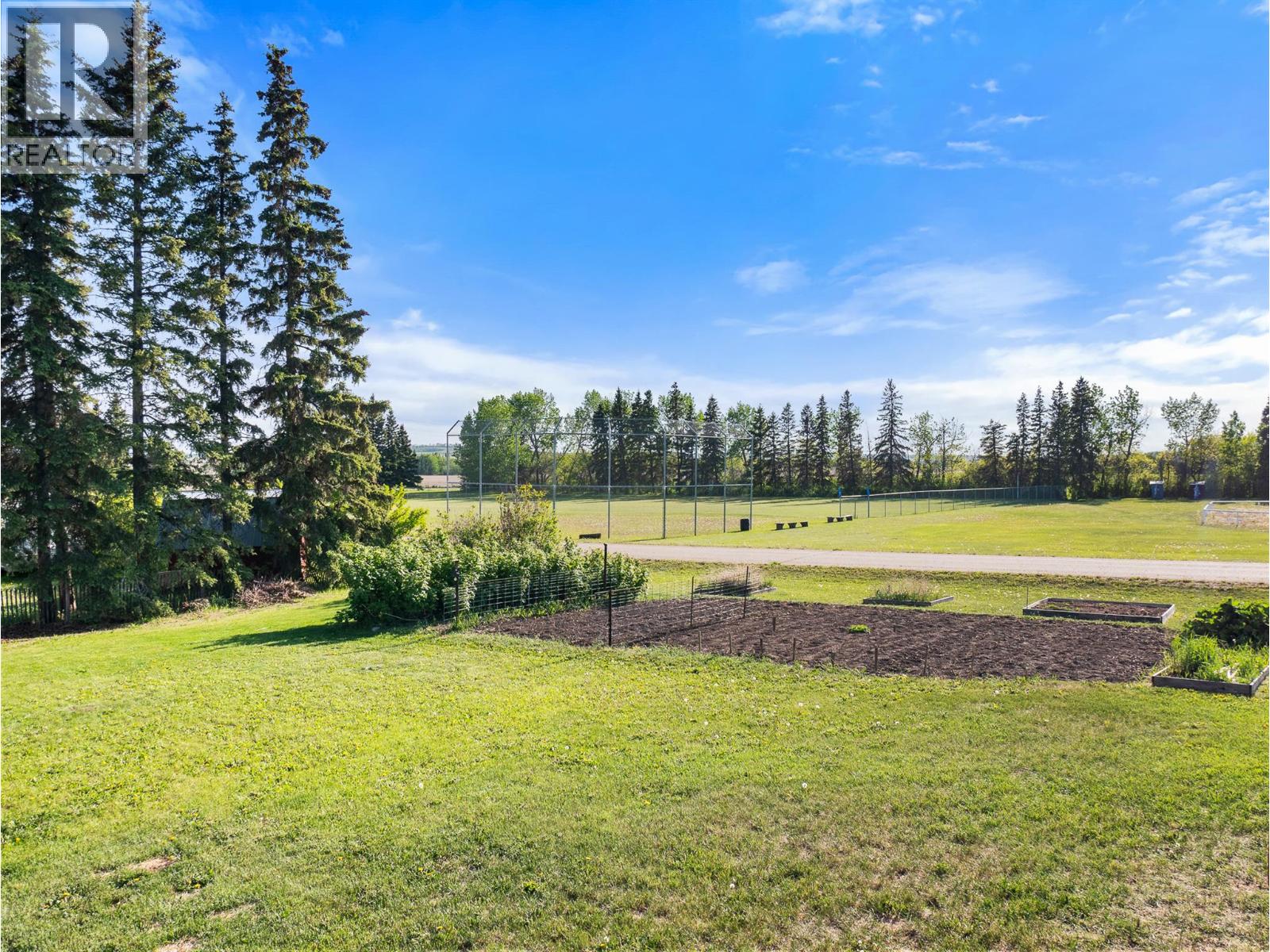 633 404 Avenue - Image 37