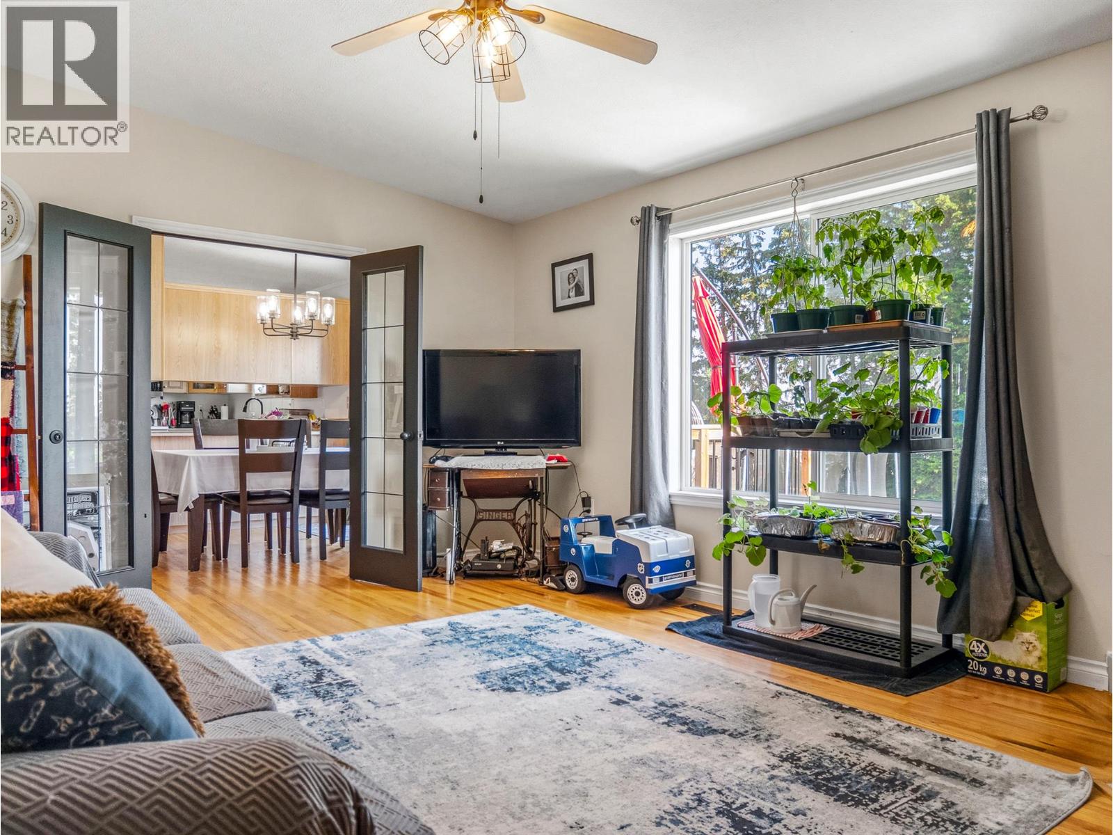 633 404 Avenue - Image 18