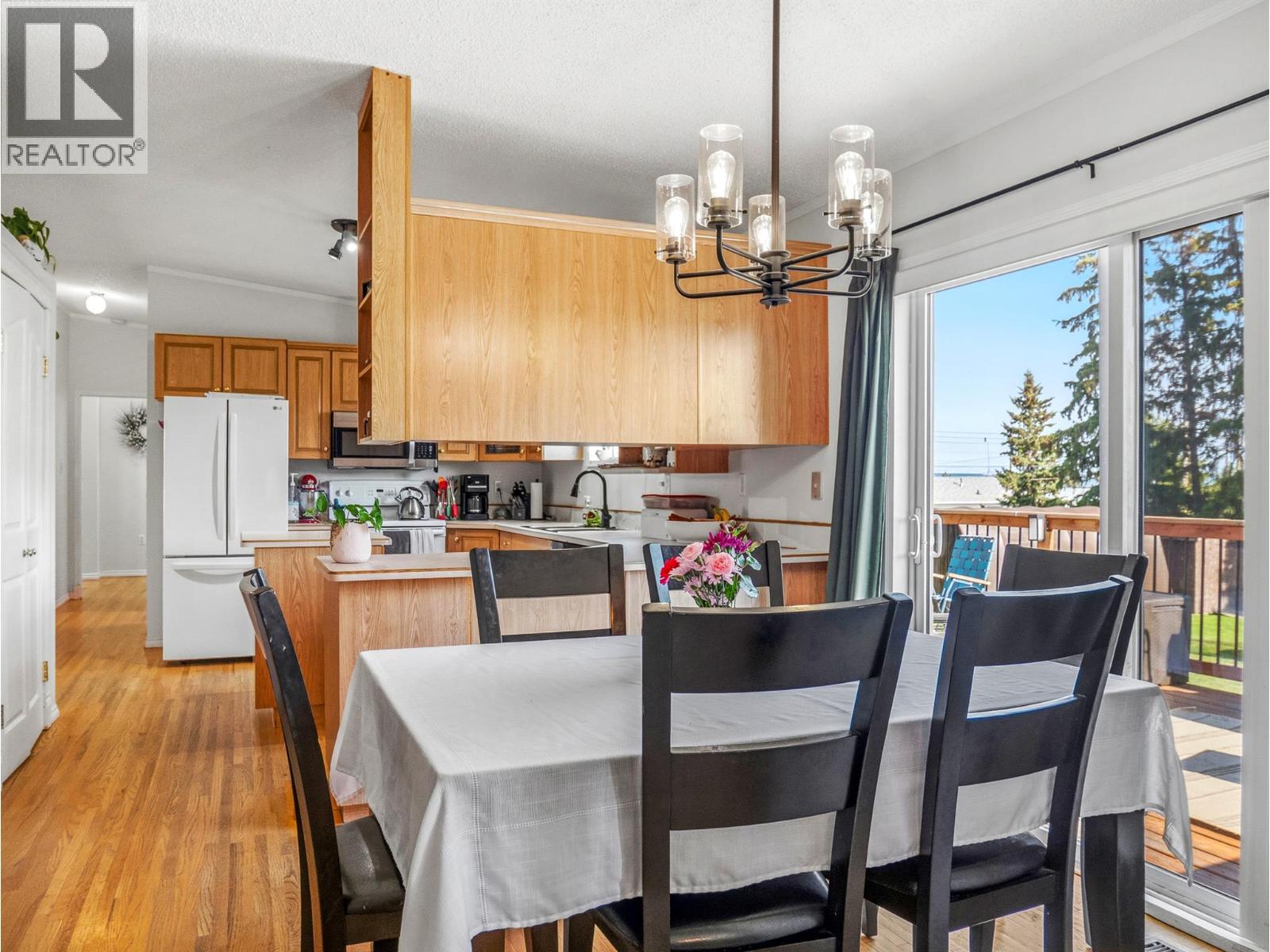 633 404 Avenue - Image 8