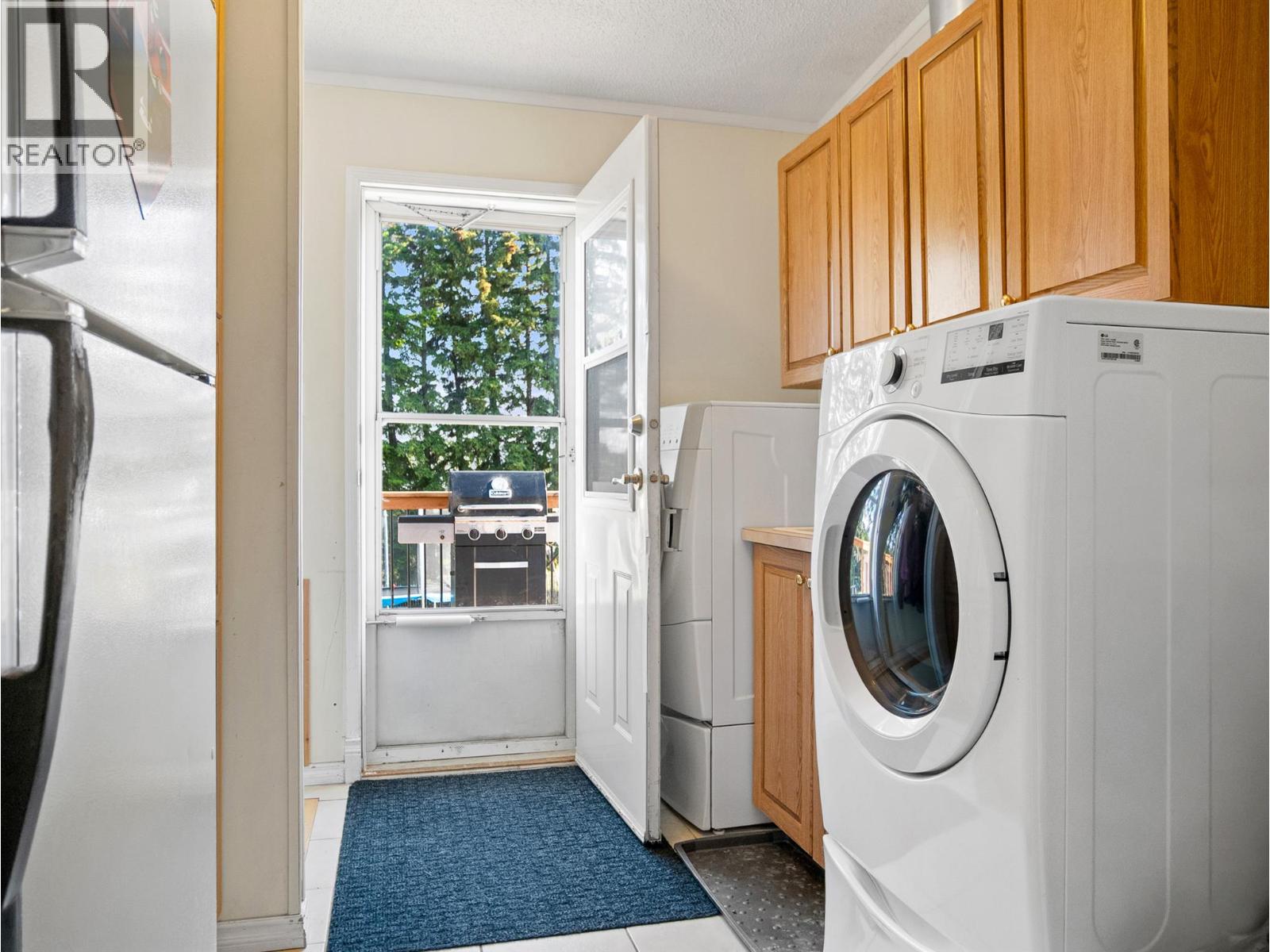 633 404 Avenue - Image 20