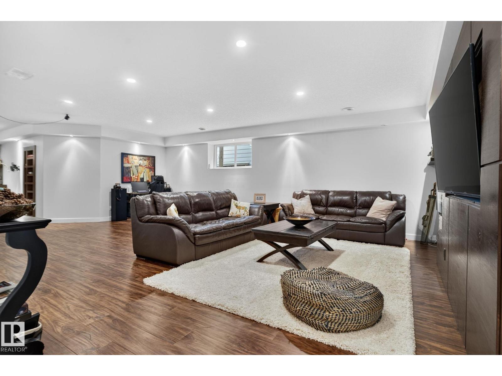 2327 FREZENBERG AV NW - Image 28