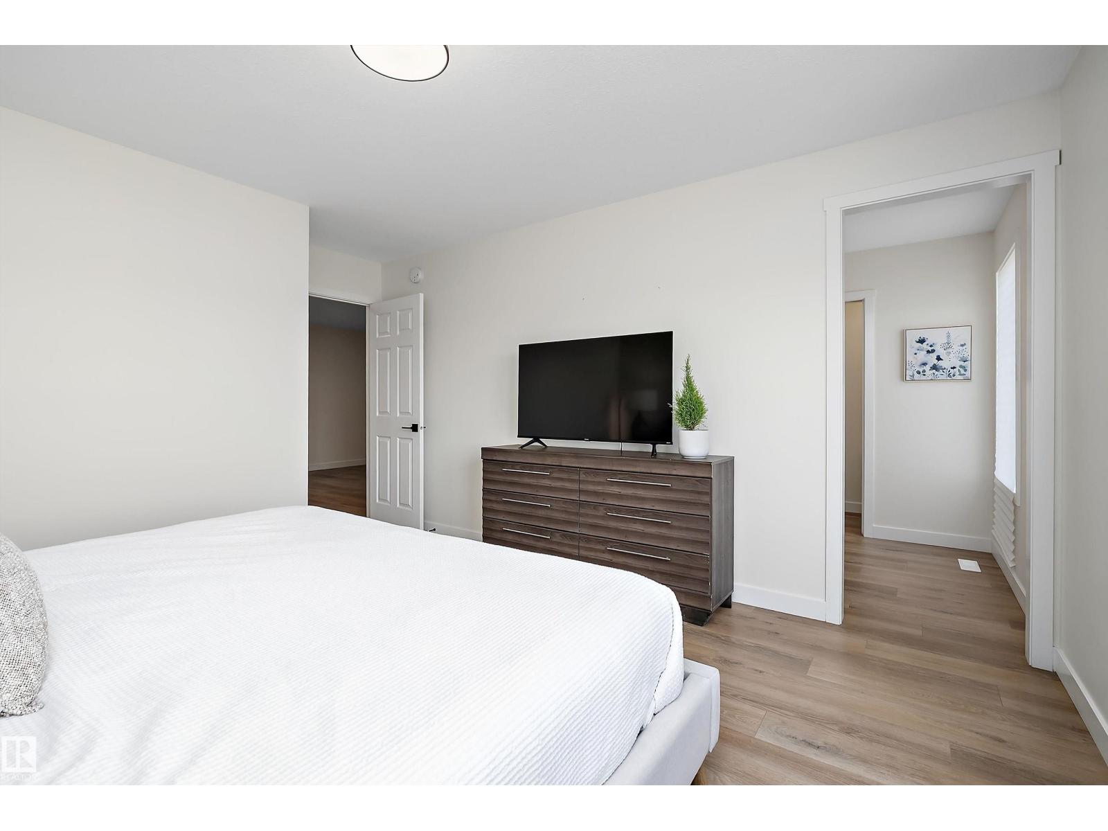 13007 213 ST NW - 27