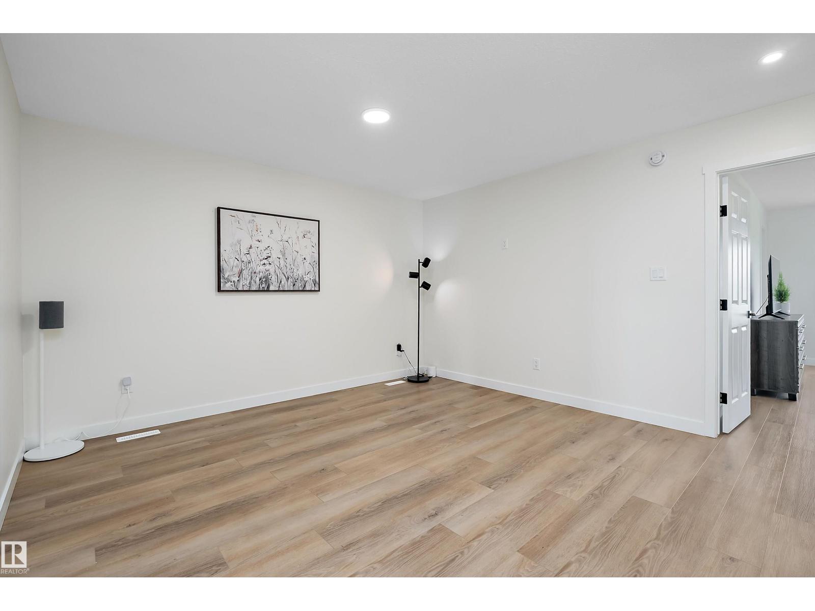 13007 213 ST NW - 34