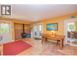 Kitchen - 1851 Miller Street, Lumby, BC V0E2G0 Photo 19