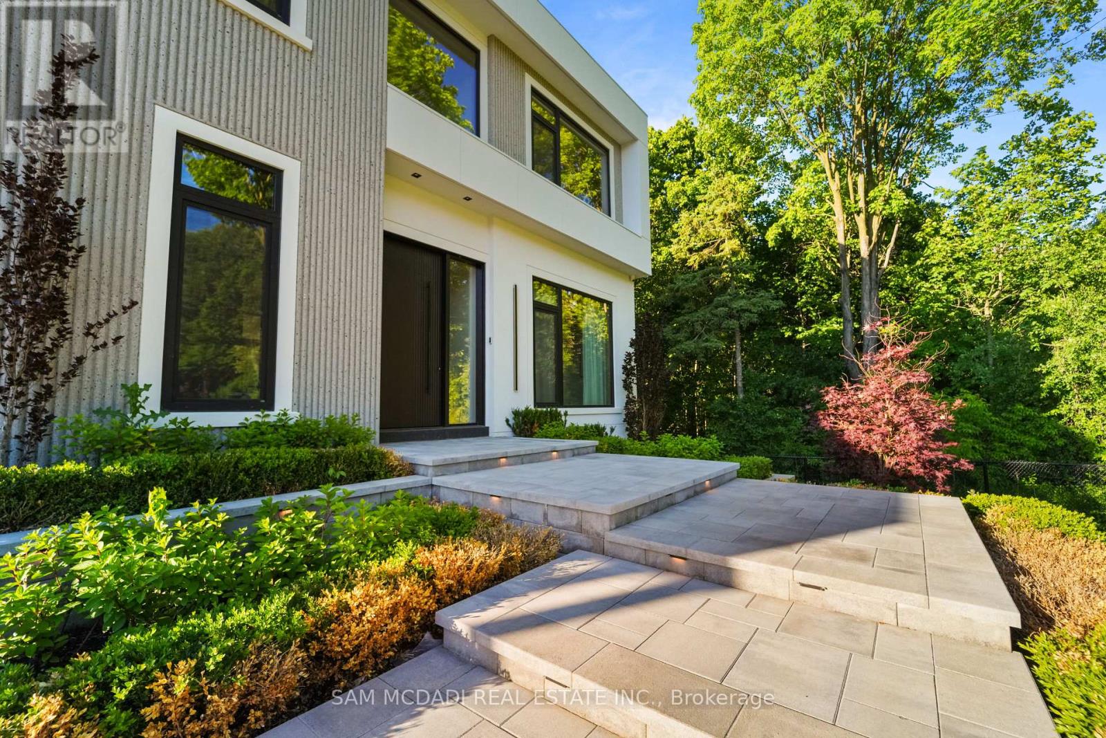 10 PETER MORSE WAY - 2