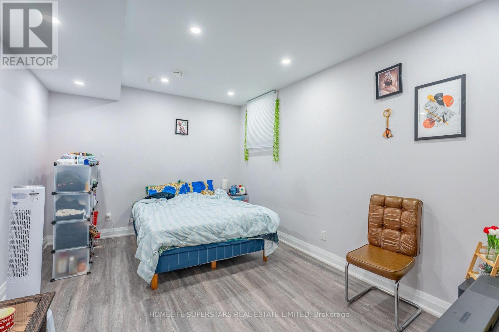 1 WALKER BOULEVARD - 33