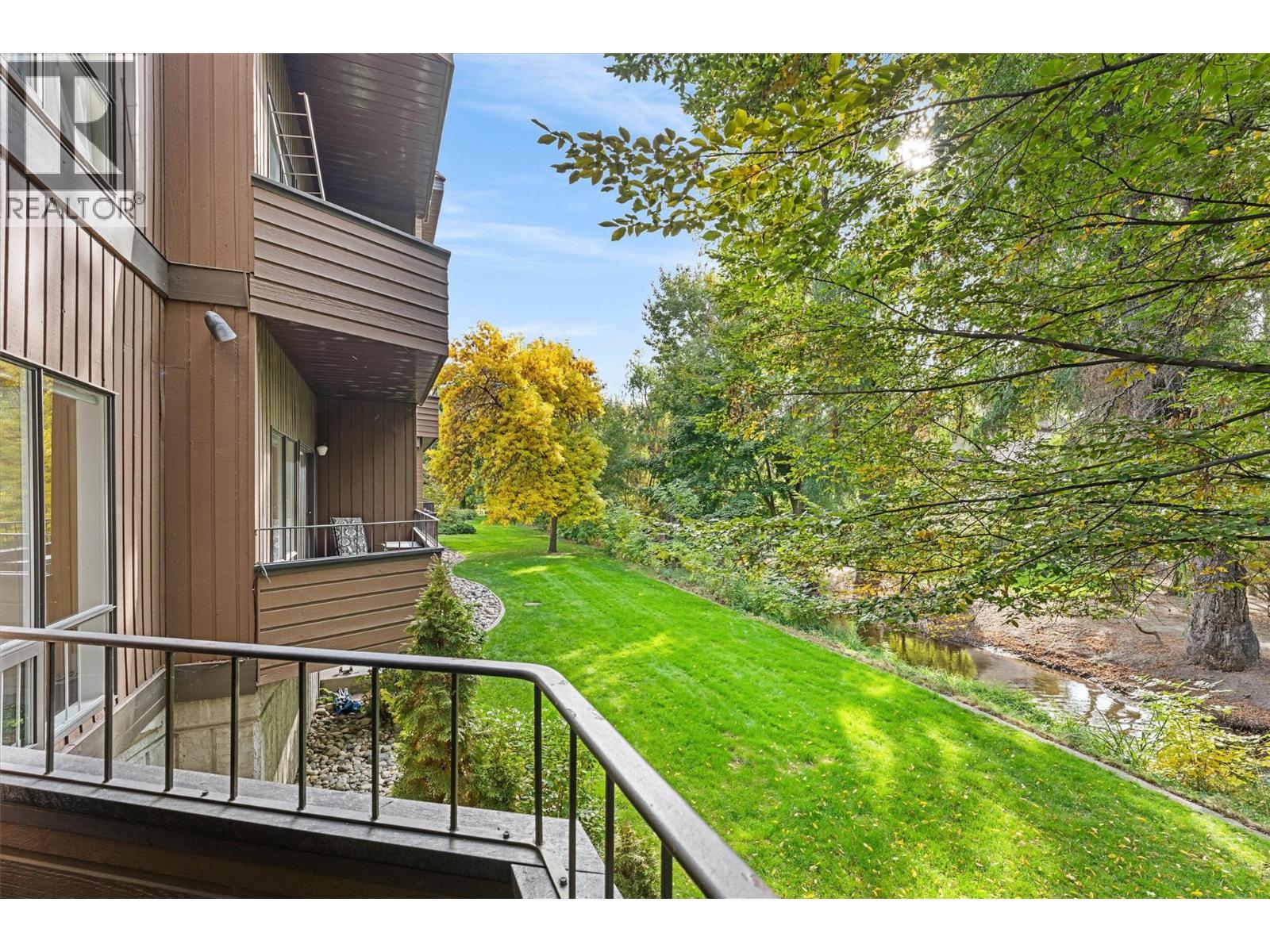 #106 539 Sutherland Avenue - 38