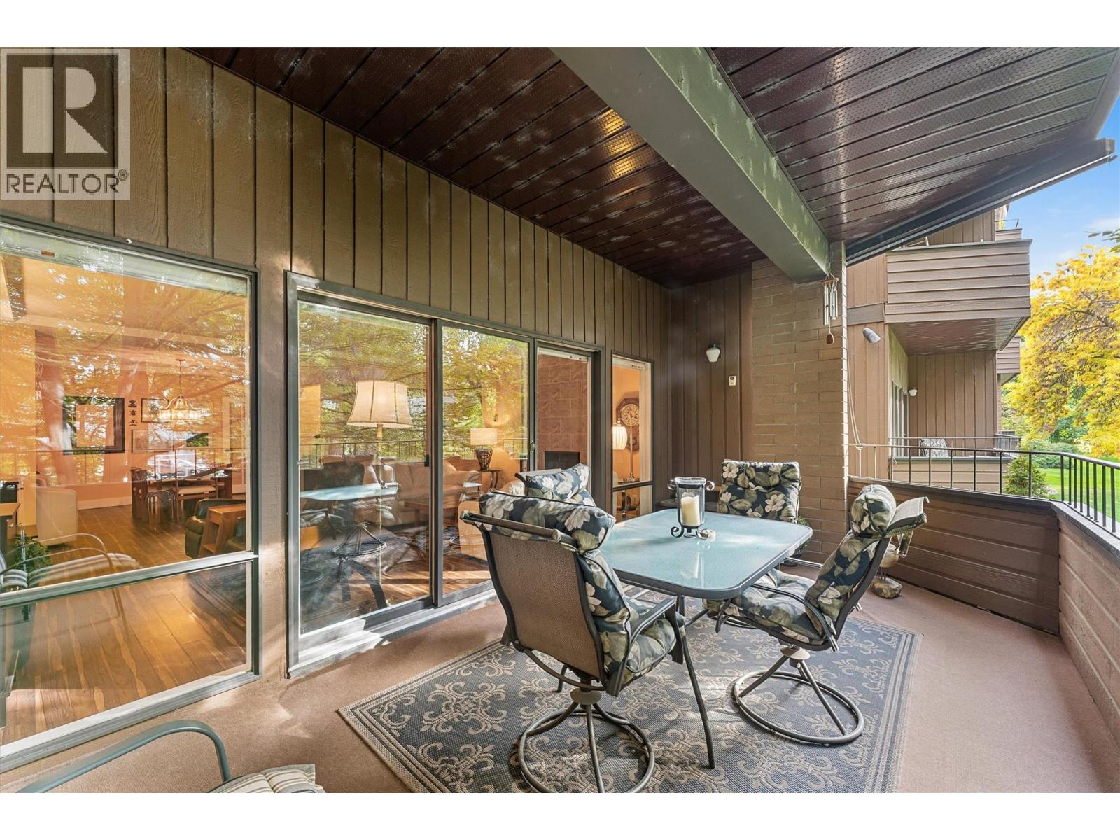 #106 539 Sutherland Avenue - 37