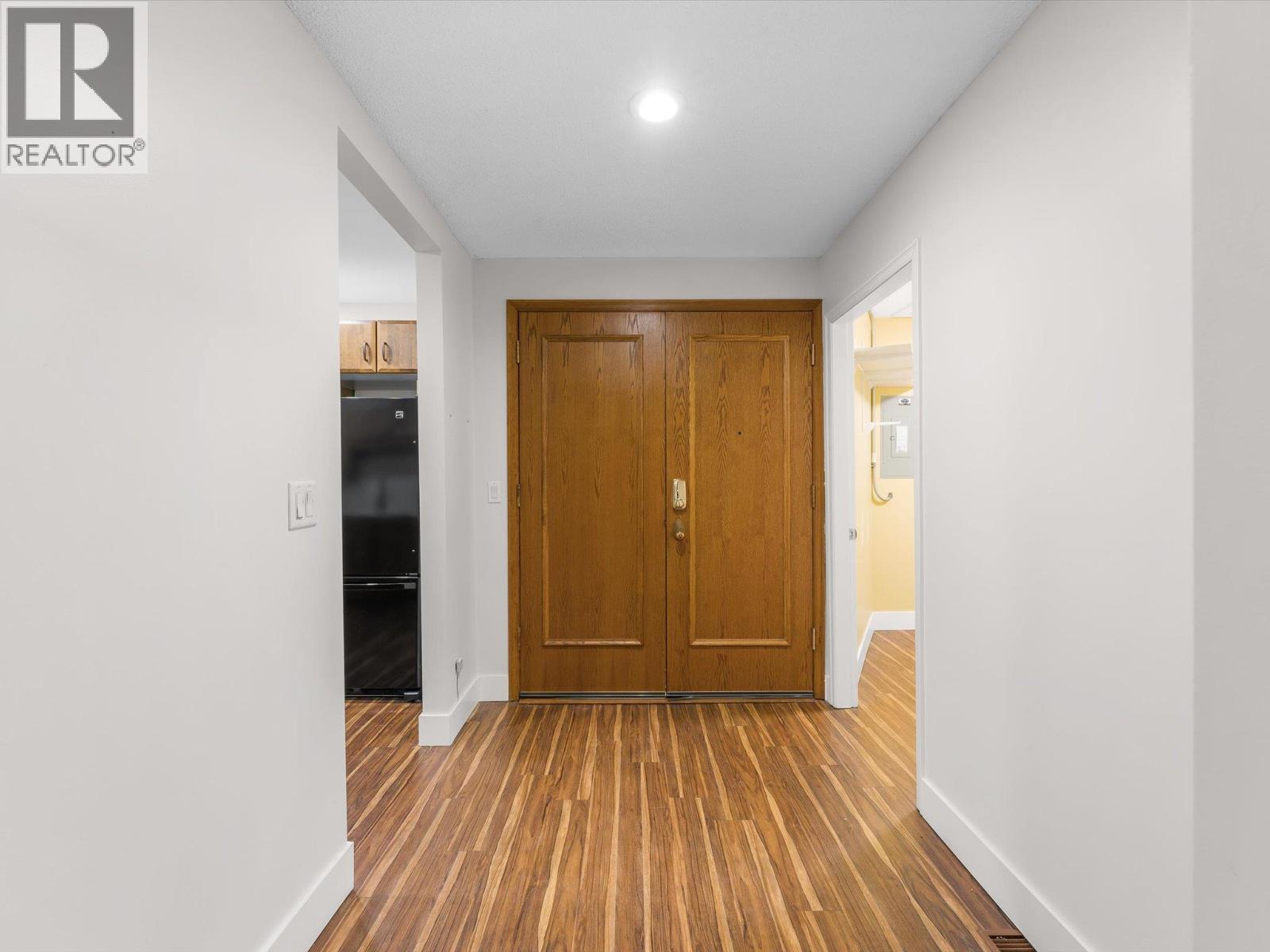 #106 539 Sutherland Avenue - 10