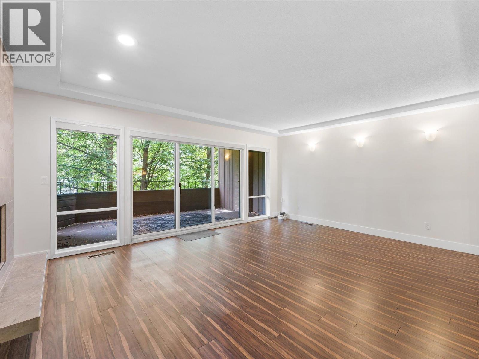 #106 539 Sutherland Avenue - 16