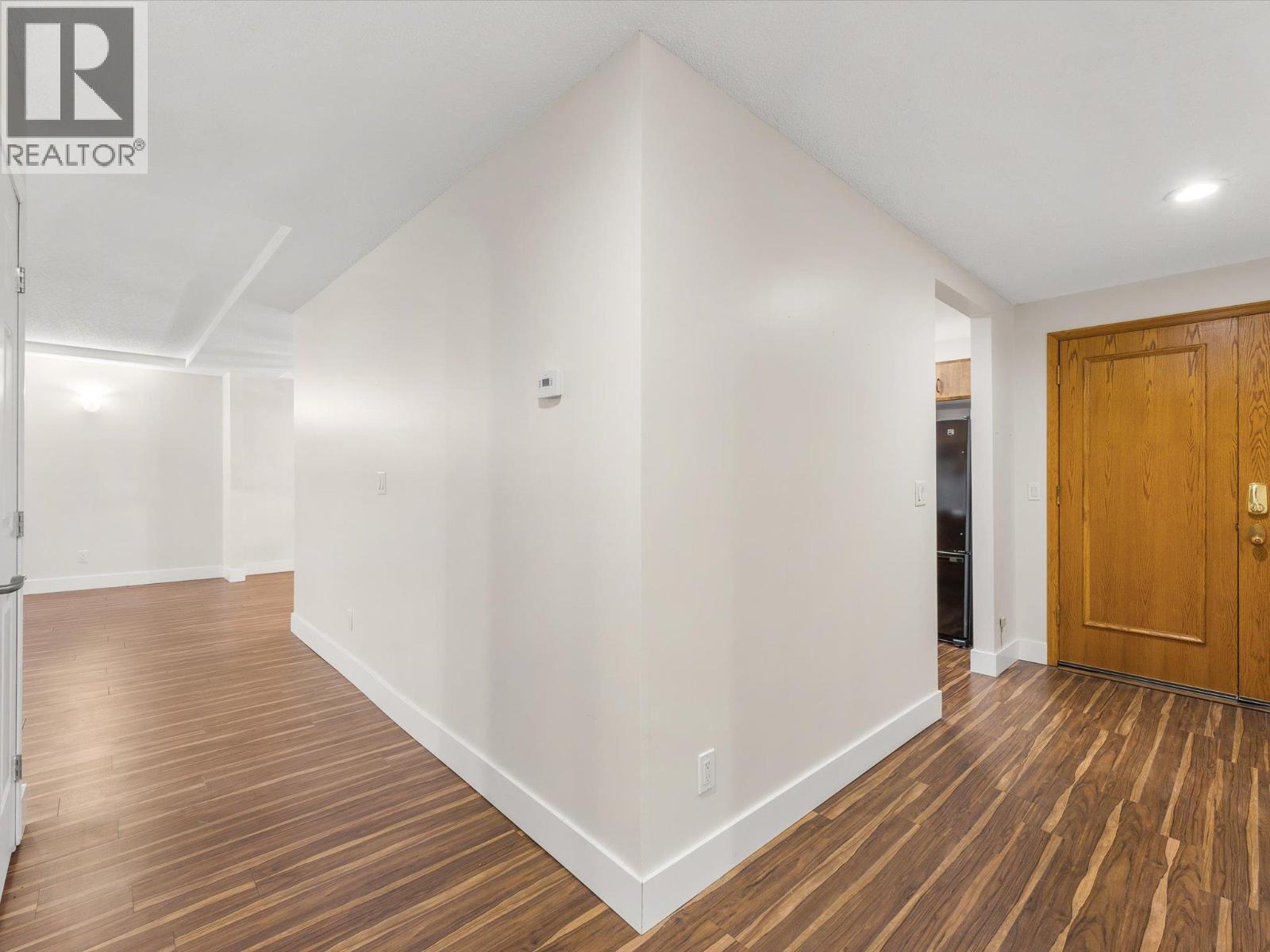 #106 539 Sutherland Avenue - 11