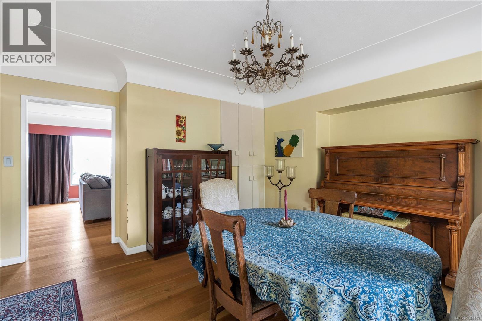 1554 Montgomery Ave - 14