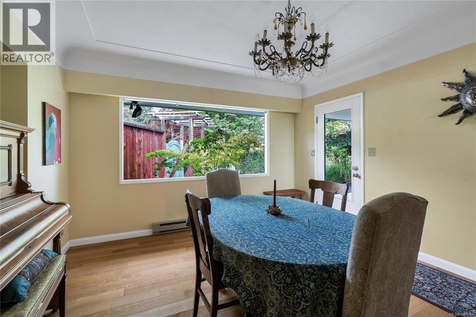 1554 Montgomery Ave - 15