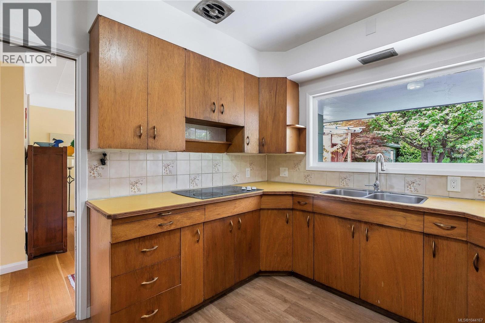 1554 Montgomery Ave - 16