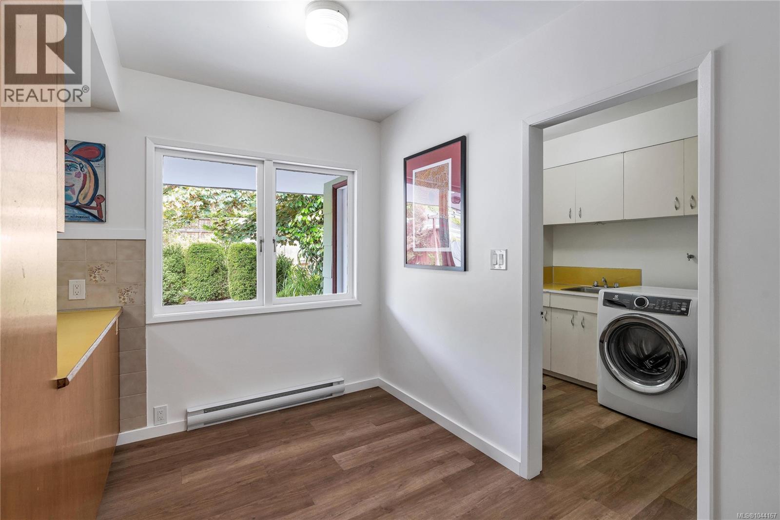 1554 Montgomery Ave - 22