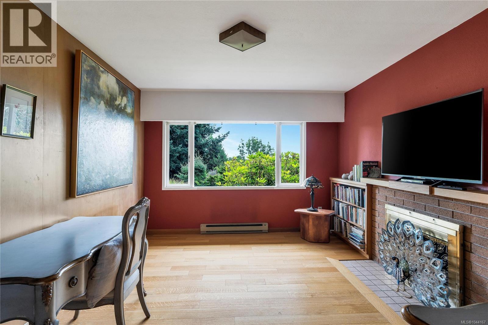 1554 Montgomery Ave - 27