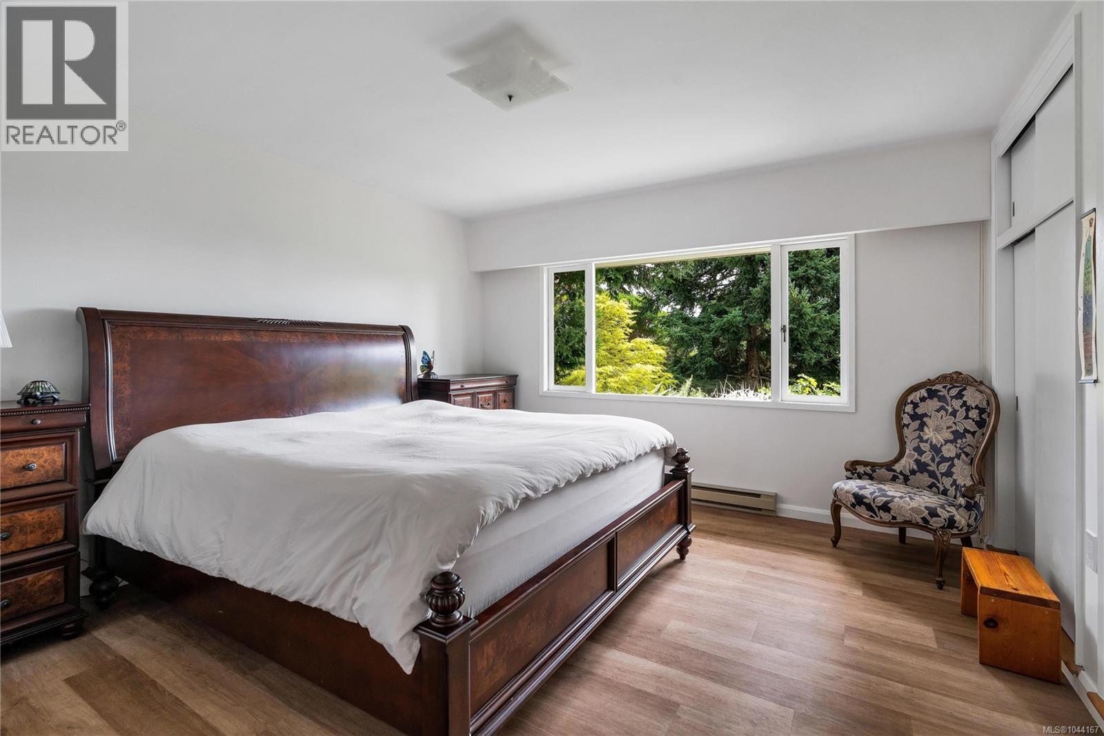 1554 Montgomery Ave - 31