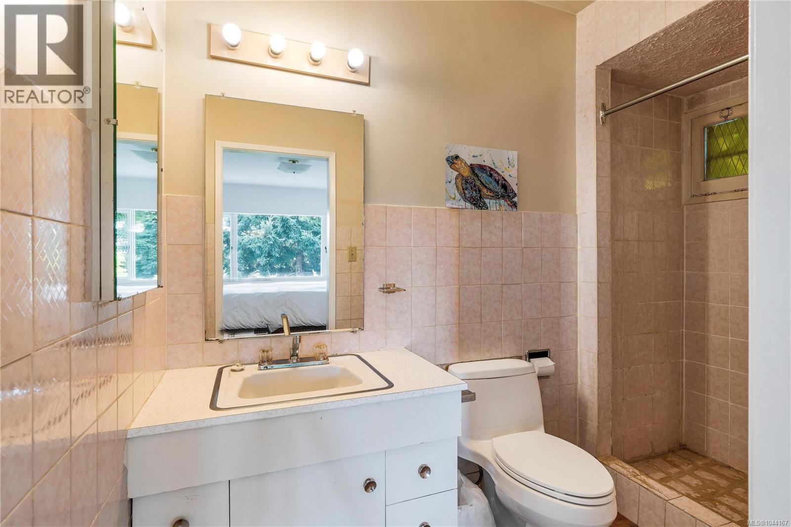 1554 Montgomery Ave - 34