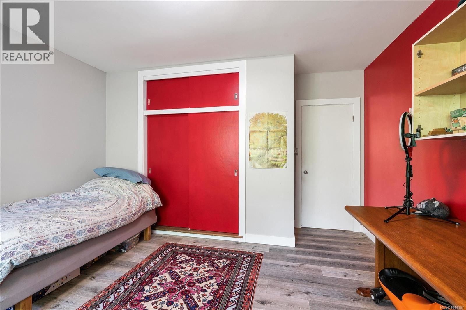 1554 Montgomery Ave - 36