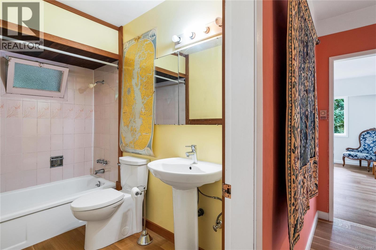 1554 Montgomery Ave - 38