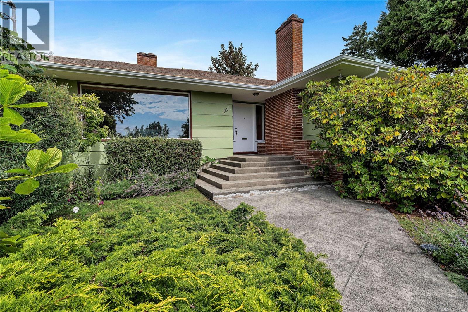 1554 Montgomery Ave - 4
