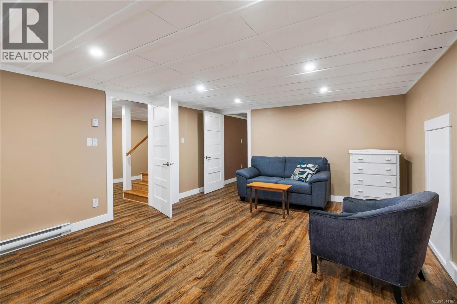 1554 Montgomery Ave - 40
