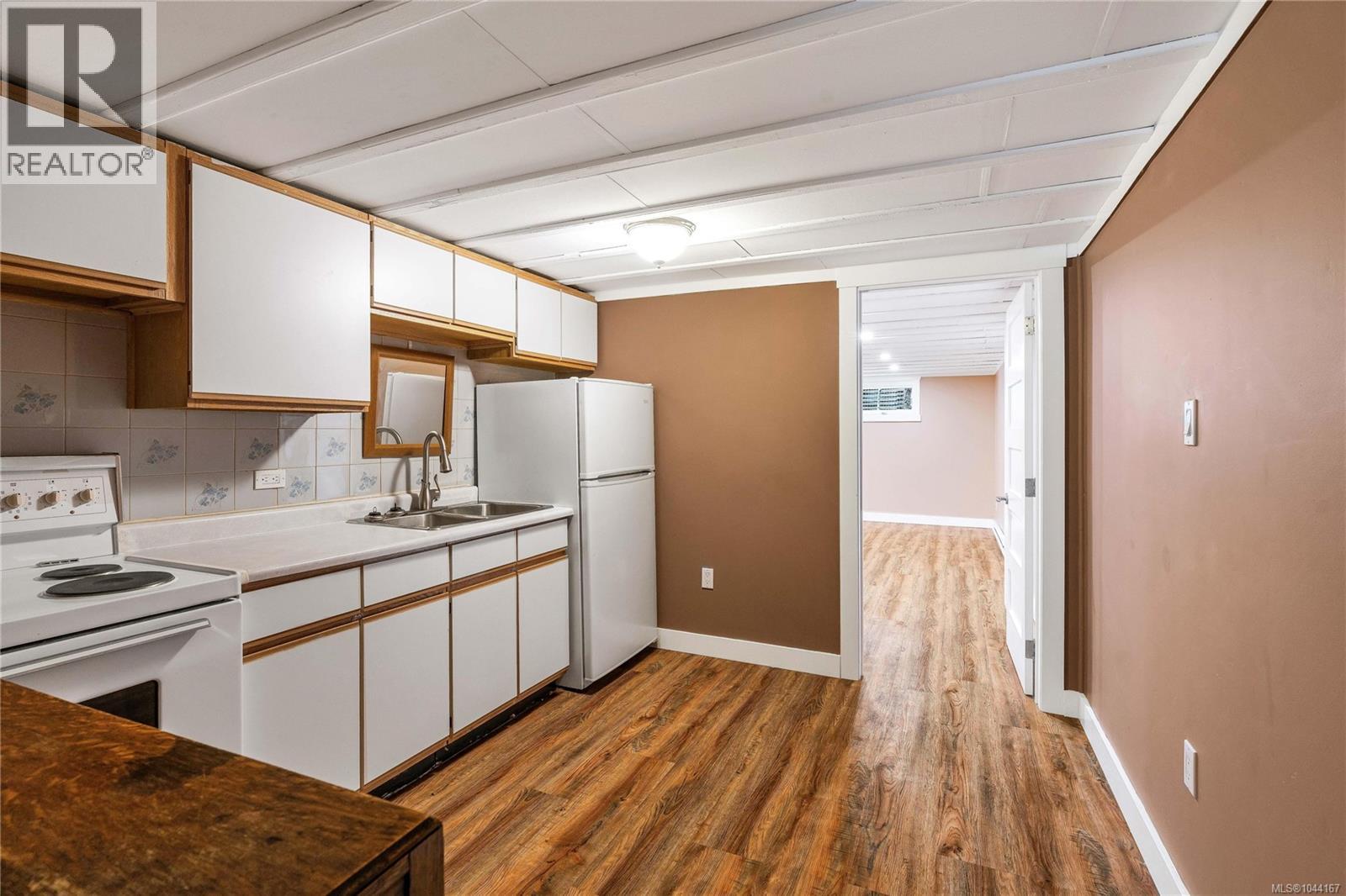 1554 Montgomery Ave - 43