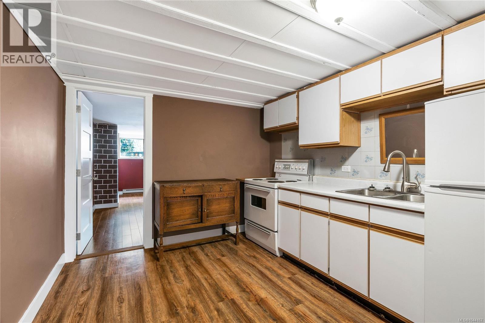 1554 Montgomery Ave - 44