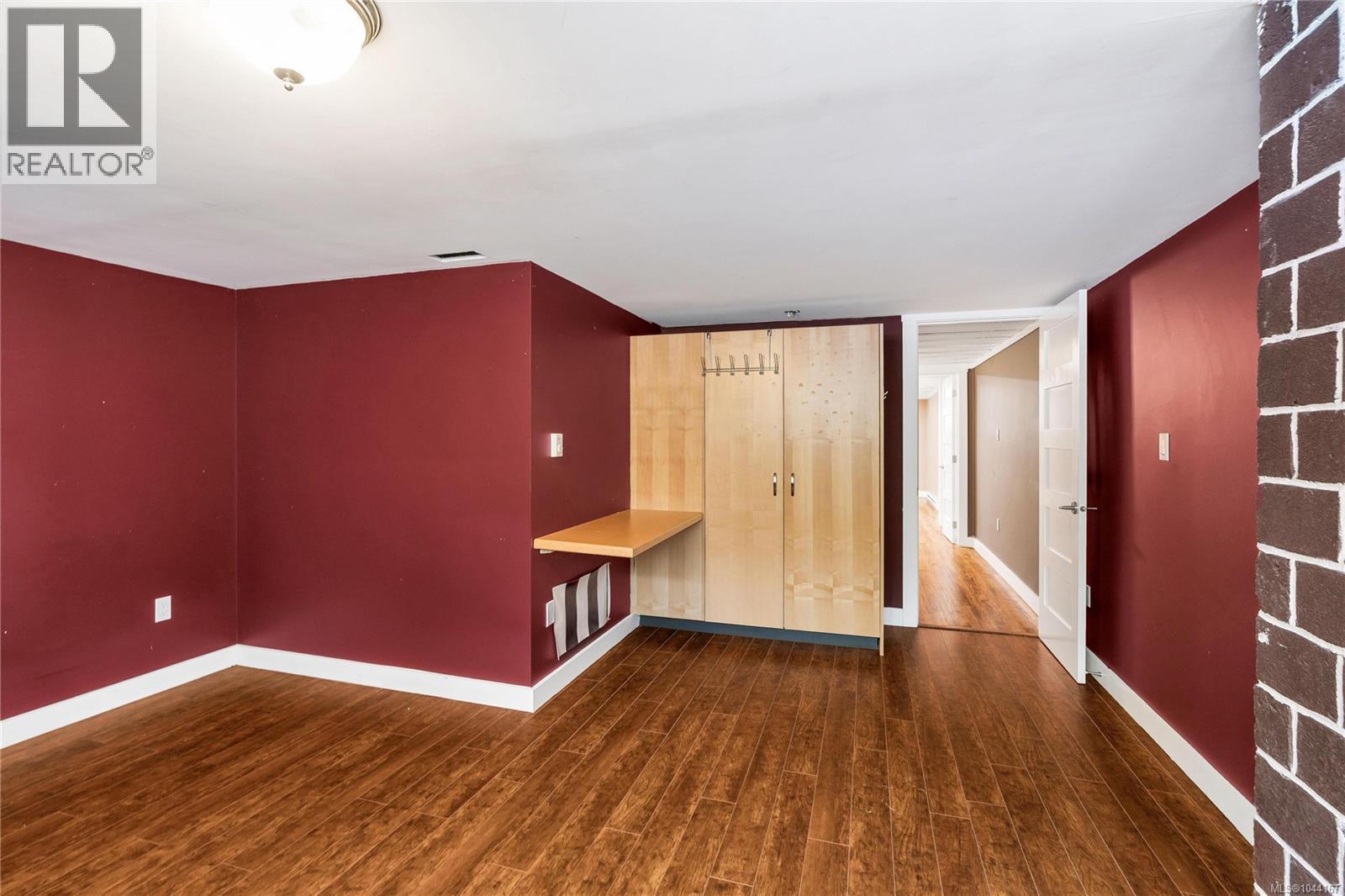 1554 Montgomery Ave - 47