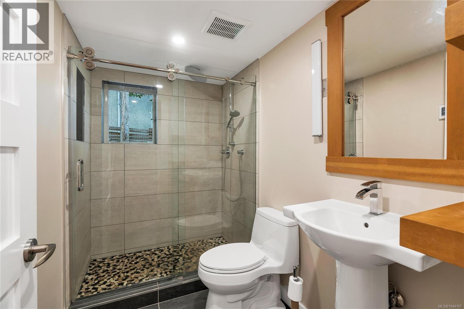 1554 Montgomery Ave - 48