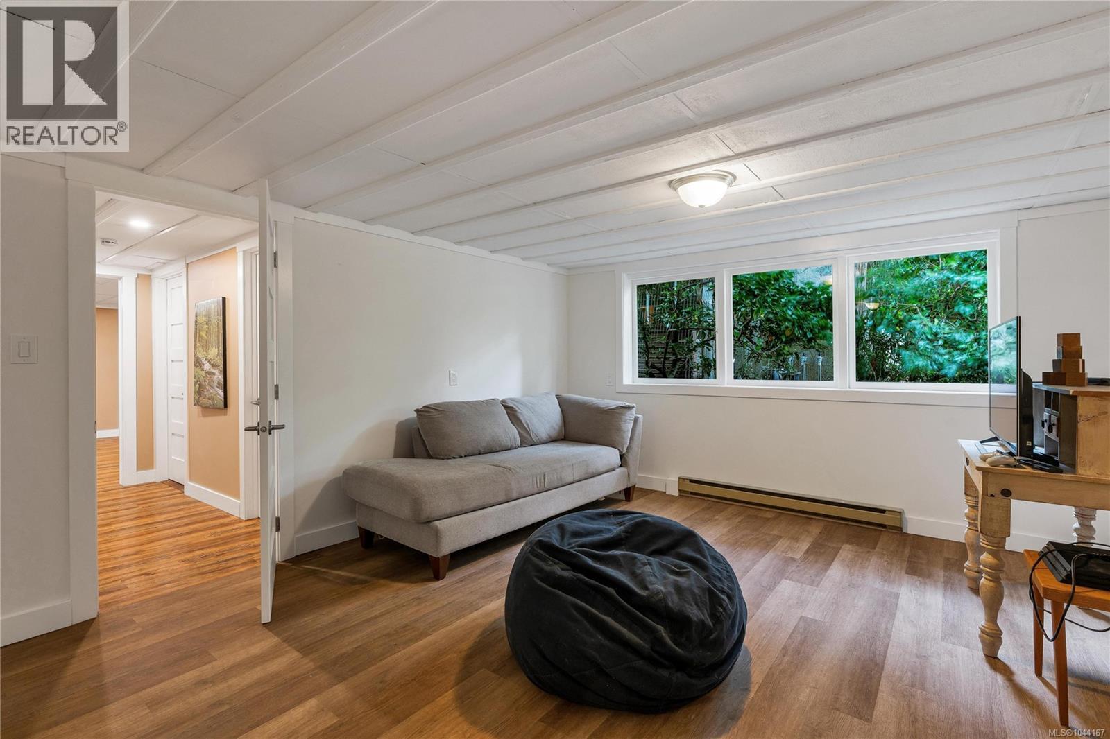 1554 Montgomery Ave - 50