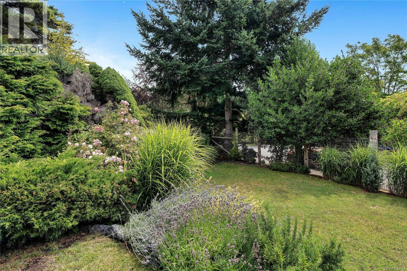 1554 Montgomery Ave - 59