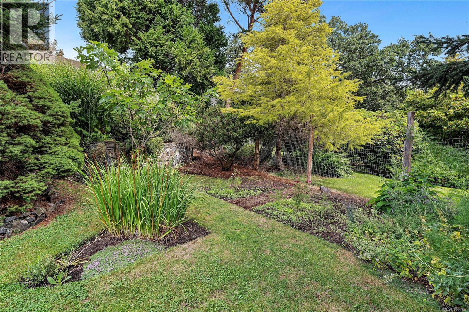 1554 Montgomery Ave - 61
