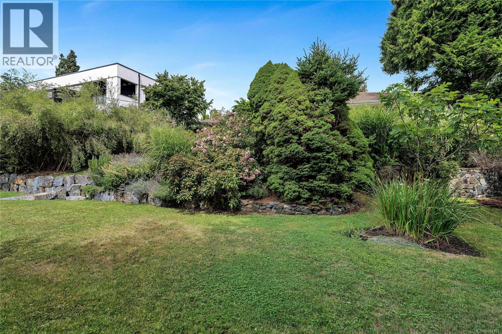 1554 Montgomery Ave - 62